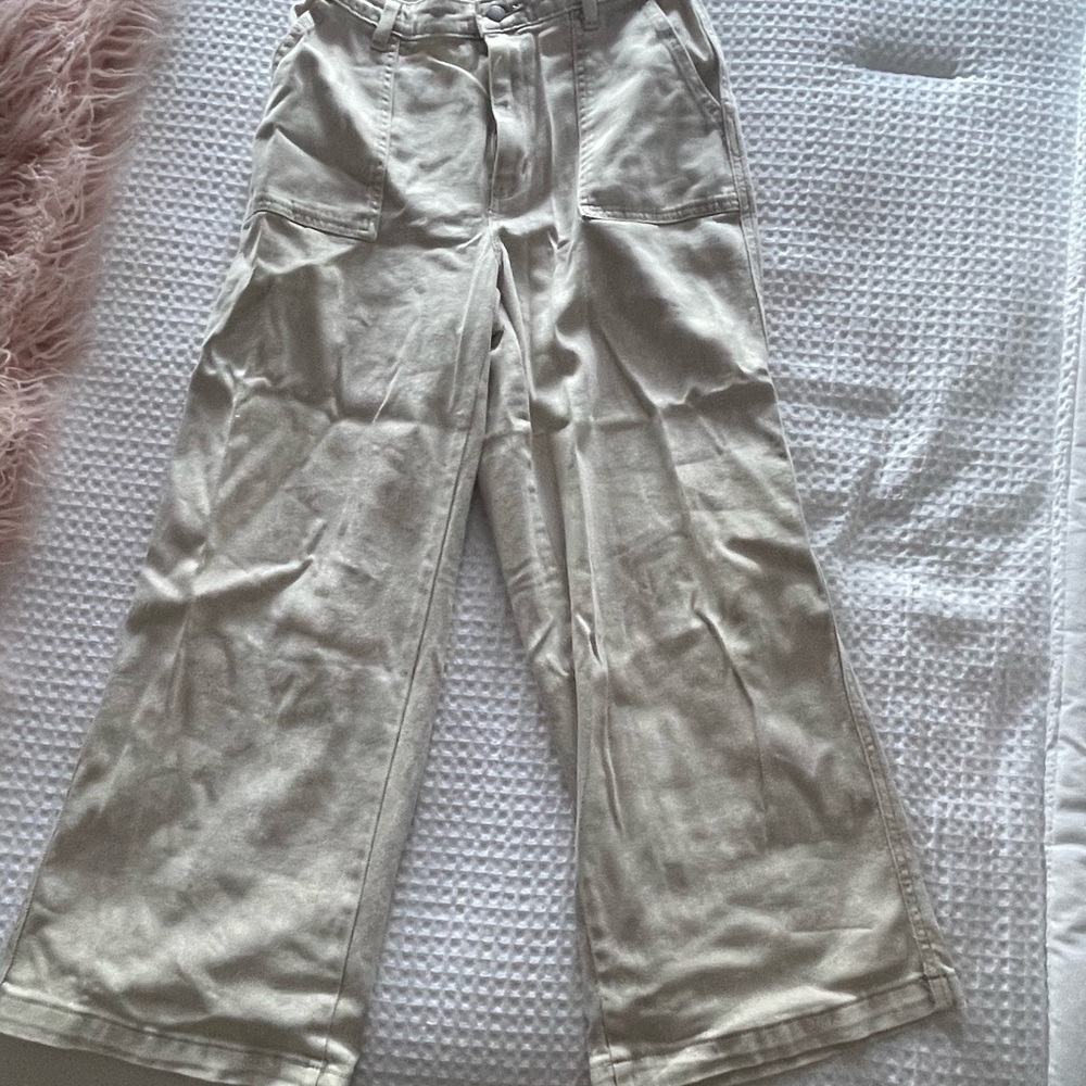 Wide leg pants